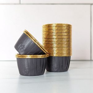 BLACK ROUND FOIL CUP CAKE LINERS